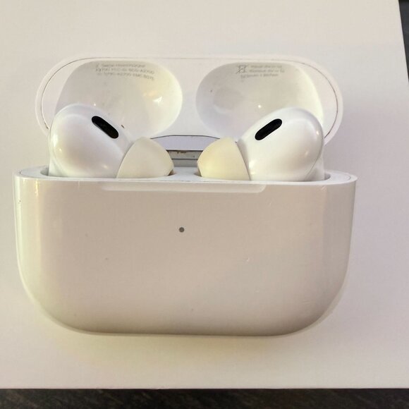 Apple AirPods Pro 2nd Gen (Lightning) | White | Used | With Box & Extra Tips De - Picture 1 of 8